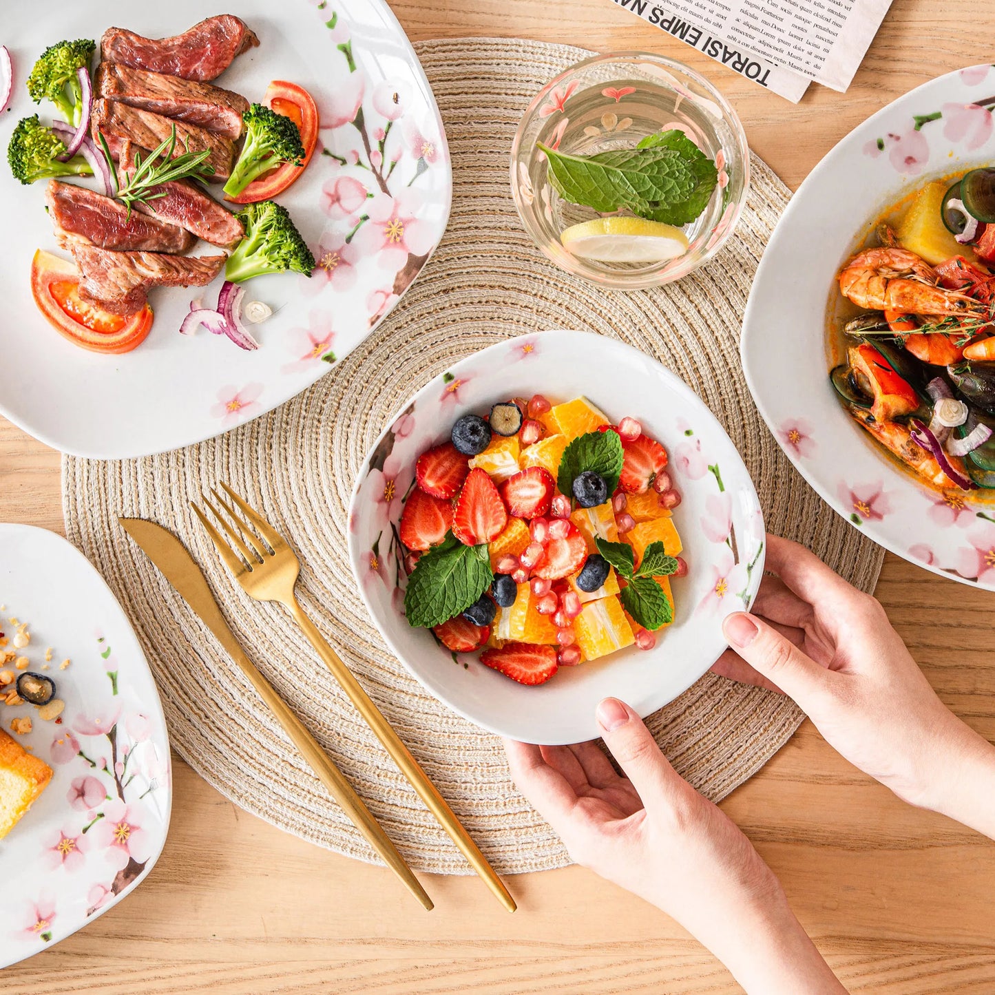 Sada 48 porcelánových keramických talířů VEWEET ANNIE s miskou, dezertním talířem, polévkovým talířem a večeří pro 12 osob 