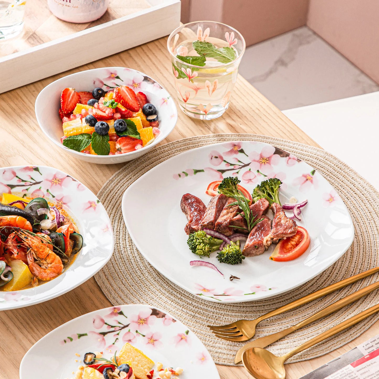 Sada 48 porcelánových keramických talířů VEWEET ANNIE s miskou, dezertním talířem, polévkovým talířem a večeří pro 12 osob 